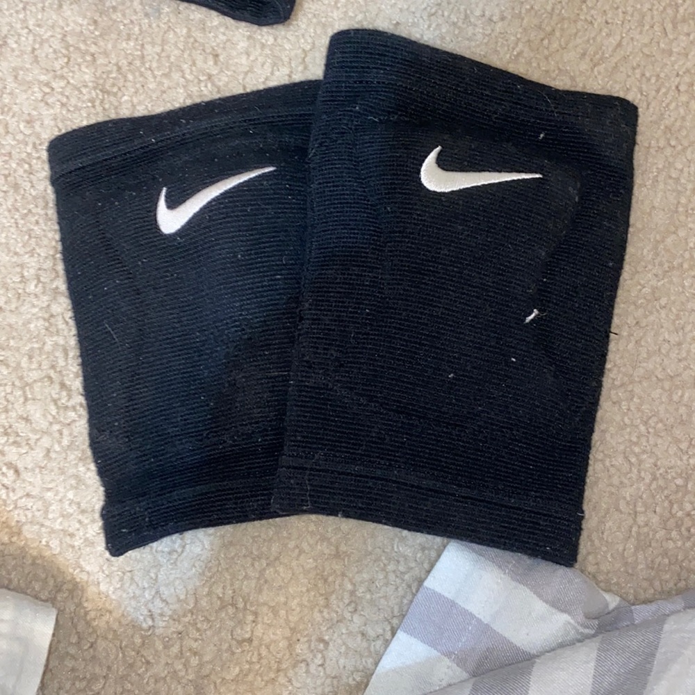 black volleyball knee pads